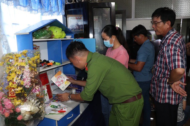 Lừa đảo cầm sổ hồng để vay tiền rồi đem bán chiếm đoạt hơn 4 tỉ đồng - Ảnh 2.