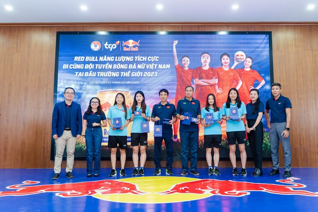 Red Bull và món quà đặc biệt cho đội tuyển nữ Việt Nam - Ảnh 3.