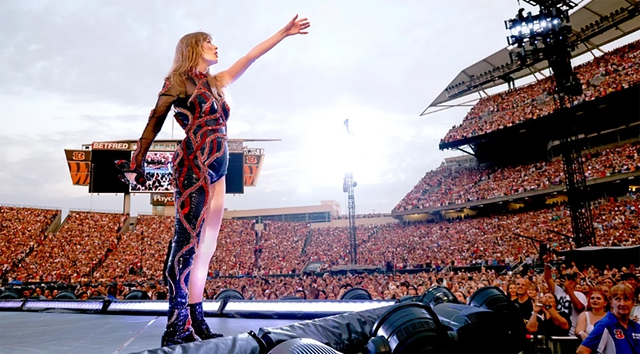 Taylor Swift lập kỳ tích với ‘Eras Tour’ - Ảnh 1.