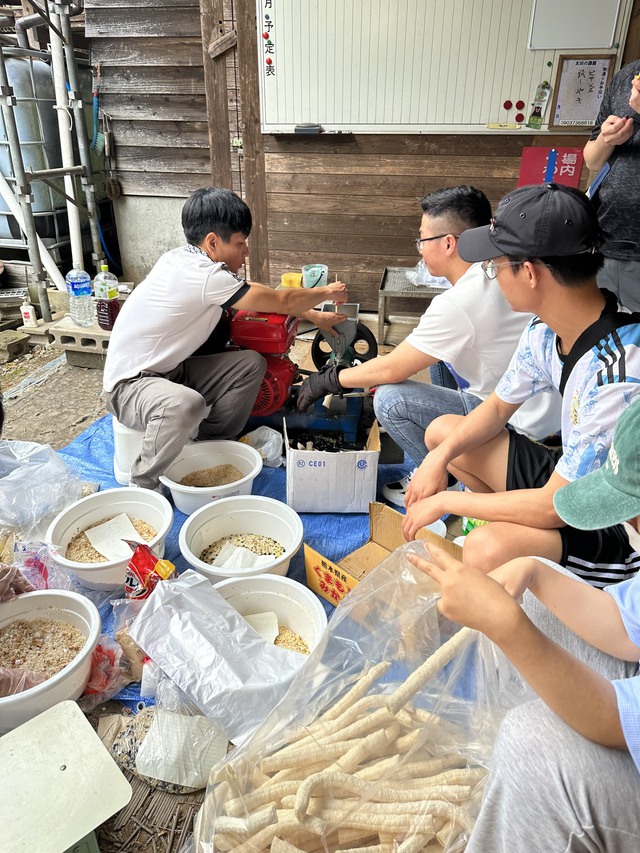 Lan tỏa trên mạng xã hội: Món bỏng gạo Việt 'nổ' tưng bừng trên đất Nhật - Ảnh 2.