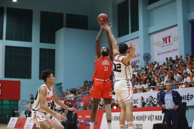 Giải bóng rổ VBA 2023: CLB Danang Dragons vẫn chưa biết mùi chiến thắng - Ảnh 1.