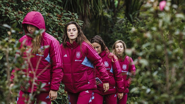 Đội tuyển nữ Tây Ban Nha gặp nhiều bất lợi trong 2 buổi tập ở New Zealand - Ảnh 1.