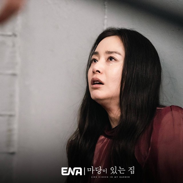 Kim Tae Hee gây sốc trong tập cuối ‘Khu vườn dối trá’ - Ảnh 1.