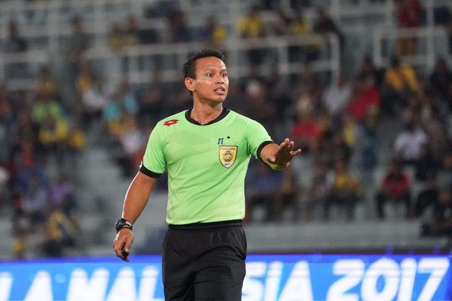 Trọng tài Malaysia bắt trận 'chung kết ngược' của V-League 2023 - Ảnh 1.