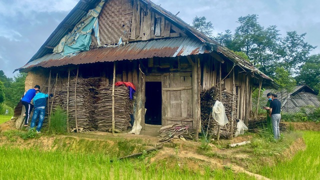 Nghi phạm sát hại hàng xóm: ‘Công an giỏi quá, em thua’ - Ảnh 1.