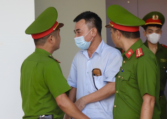 Rút kháng cáo, cựu Phó giám đốc Công an Hà Nội vẫn được đề nghị giảm án- Ảnh 1.