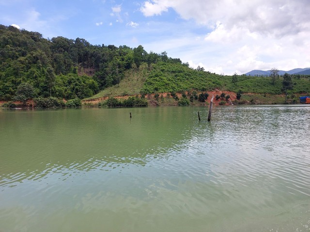 Bình Thuận: Khu du lịch không giấy phép &quot;mọc&quot; lên ở hồ thủy điện Đa Mi - Ảnh 6.