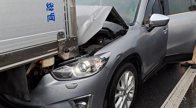Kẹt xe hơn 5 km trên cao tốc TP.HCM - Trung Lương do tai nạn liên hoàn - Ảnh 2.
