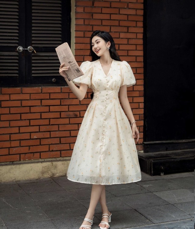 Đầm Váy Nữ Cổ Tròn Tay Bồng Thiết Kế Xinh Xắn Chạy Lưới Bi Ren Tròn Phù Hợp  Tiệc Tùng Hay Nhẹ Nhàng Xuống Phố Siêu HOT | Shopee Việt Nam
