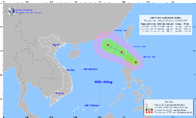 Cảnh báo vùng biển nguy hiểm khi áp thấp nhiệt đới đi vào Biển Đông - Ảnh 1.
