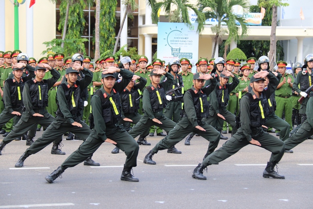 Công an Bình Thuận quyết tâm trấn áp, triệt phá các loại tội phạm trên địa bàn - Ảnh 4.
