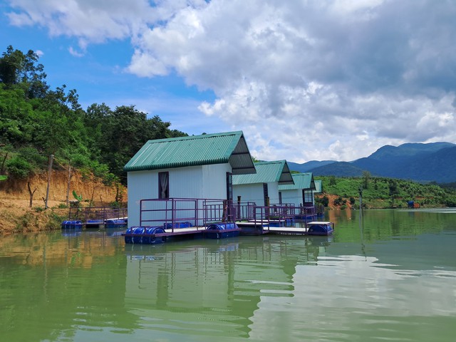Bình Thuận: Khu du lịch không giấy phép &quot;mọc&quot; lên ở hồ thủy điện Đa Mi - Ảnh 4.