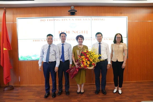 Phó tổng biên tập Báo Thanh Niên được bổ nhiệm Phó cục trưởng Cục Báo chí - Ảnh 4.
