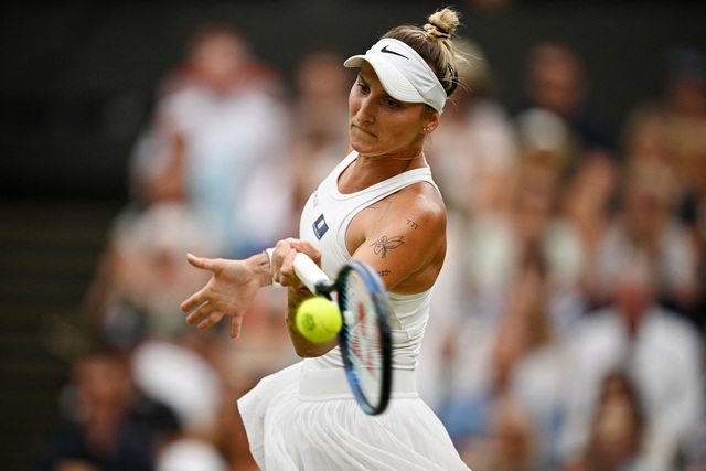 Vondrousova lập kỳ tích với chức vô địch giải Wimbledon 2023 - Ảnh 2.