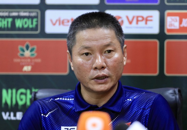 Velizar Popov - Chu Đình Nghiêm: Những 'dị tướng' xuất chúng của V-League - Ảnh 3.