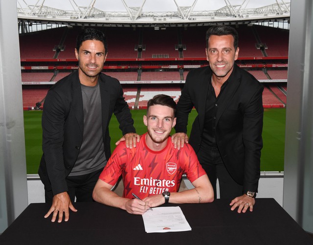 Chính thức ra mắt bản hợp đồng ‘bom tấn’ Ngoại hạng Anh, Declan Rice gia nhập Arsenal - Ảnh 1.