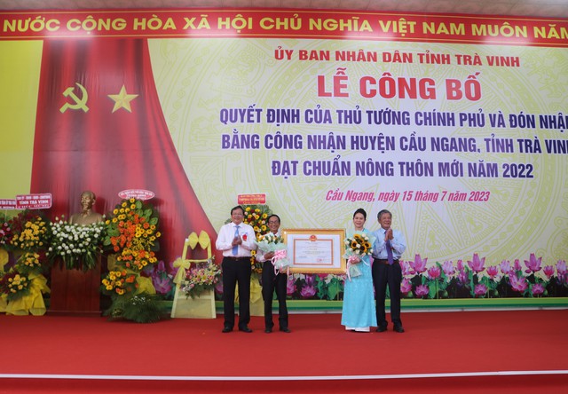 Thêm 2 huyện của Trà Vinh đạt chuẩn nông thôn mới - Ảnh 1.
