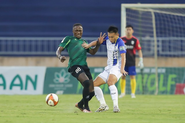 V-League 2023, SLNA 2-0 CLB TP.HCM: Đội khách chìm xuống đáy bảng - Ảnh 2.