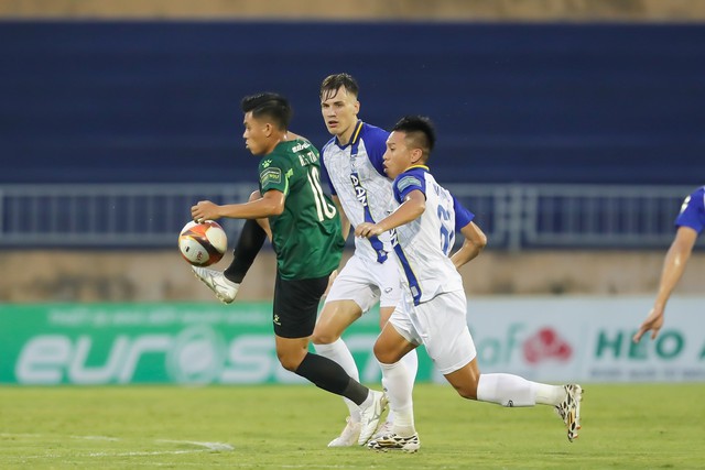 V-League 2023, SLNA 2-0 CLB TP.HCM: Đội khách chìm xuống đáy bảng - Ảnh 6.