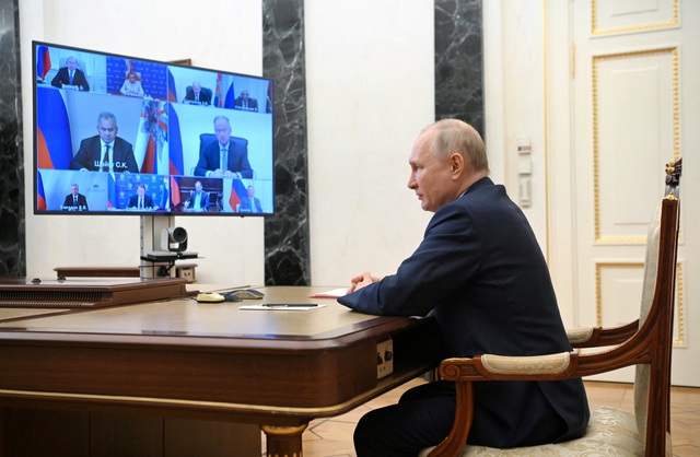 Chiến sự tối 16.7: Tổng thống Putin nói Nga có đủ đạn chùm để đáp trả Ukraine - Ảnh 1.
