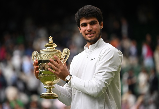 Hạ Djokovic, tay vợt Alcaraz lần đầu đăng quang tại giải Wimbledon - Ảnh 4.