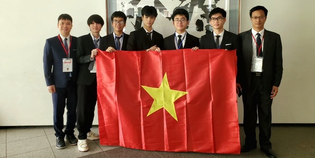 Học sinh Việt Nam giành 2 huy chương vàng Olympic vật lý quốc tế  - Ảnh 1.