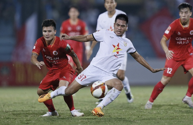 CLB Công an Hà Nội không thắng liền 3 trận, HLV không trách Quang Hải - Ảnh 5.