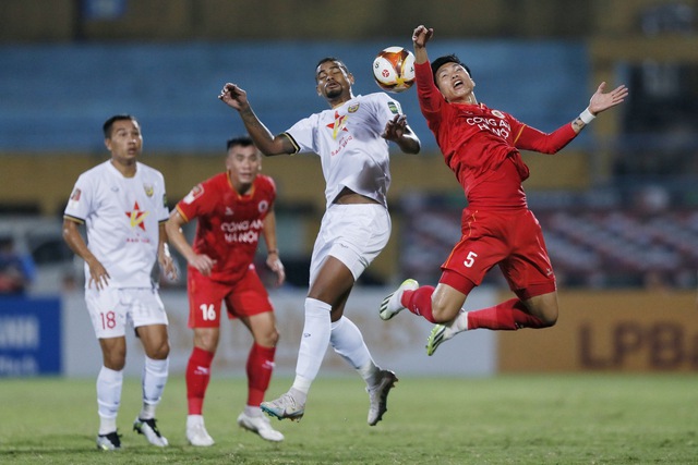 CLB Công an Hà Nội không thắng liền 3 trận, HLV không trách Quang Hải - Ảnh 3.
