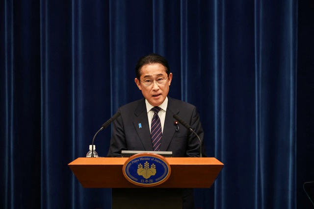 Tỷ lệ ủng hộ nội các của Thủ tướng Nhật Fumio Kishida giảm mạnh - Ảnh 1.