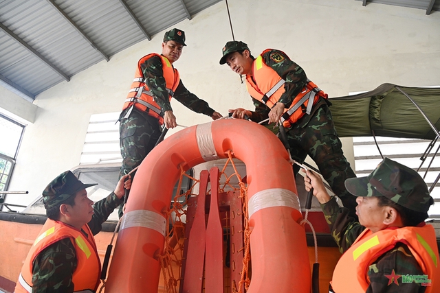 Vùng Đông Bắc căng mình ứng phó bão số 1 - Ảnh 5.