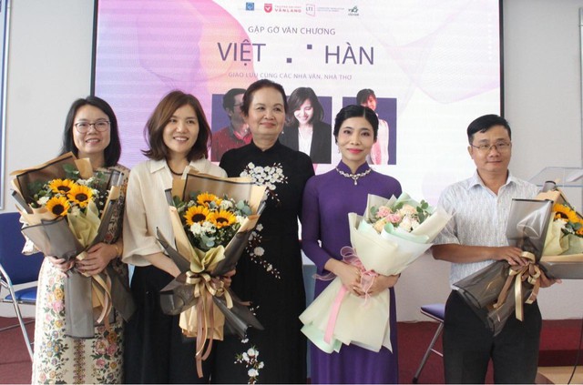 'Gặp gỡ văn chương Việt–Hàn' giúp quảng bá văn học Việt Nam ra thế giới  - Ảnh 5.