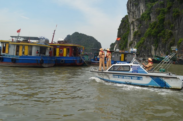 Quảng Ninh: Huy động hàng nghìn người ứng phó với bão số 1 - Ảnh 5. Quảng Ninh: Huy động hàng nghìn người ứng phó với bão số 1 - Ảnh 5.