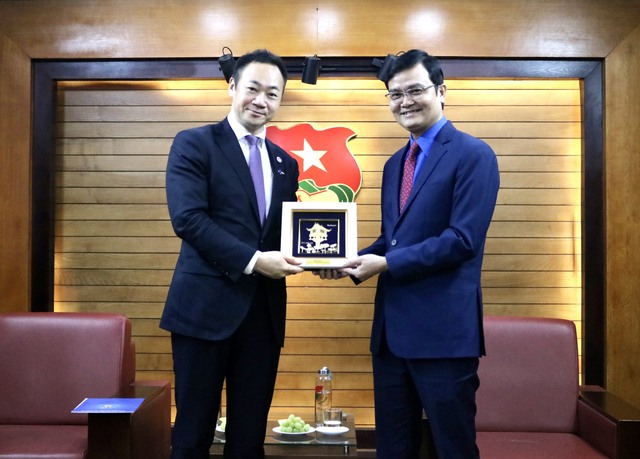Anh Bùi Quang Huy tiếp Phó trưởng Ban Nghiên cứu chính sách Đảng LDP Nhật Bản - Ảnh 2.