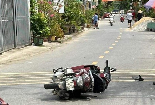 Hải Phòng: Chồng cũ tông xe ô tô vào vợ, rồi bỏ trốn - Ảnh 1.