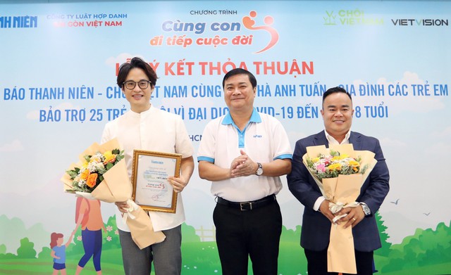 Hà Anh Tuấn đồng hành chương trình 'Cùng con đi tiếp cuộc đời' bảo trợ trẻ 25 mồ côi vì Covid-19 - Ảnh 3.