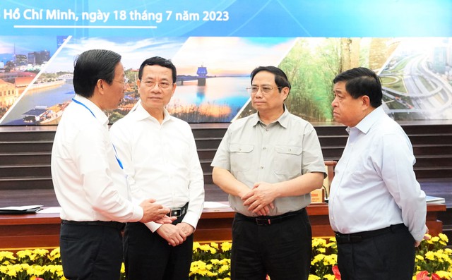Thủ tướng yêu cầu giải 3 'bài toán' của vùng Đông Nam bộ - Ảnh 3. Thủ tướng yêu cầu giải 3 'bài toán' của vùng Đông Nam bộ - Ảnh 3.