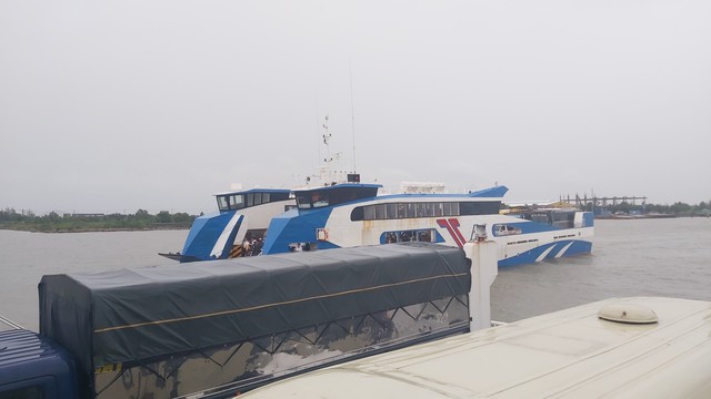Cho phép tàu, phà tuyến Hà Tiên - Phú Quốc hoạt động trở lại - Ảnh 2.