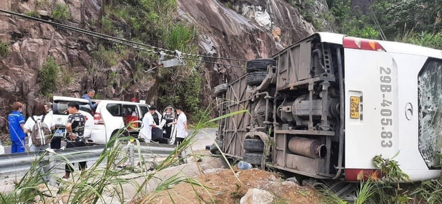 Tai nạn nghiêm trọng tại Khánh Hòa: Xe sắp hết hạn kiểm định - Ảnh 2.