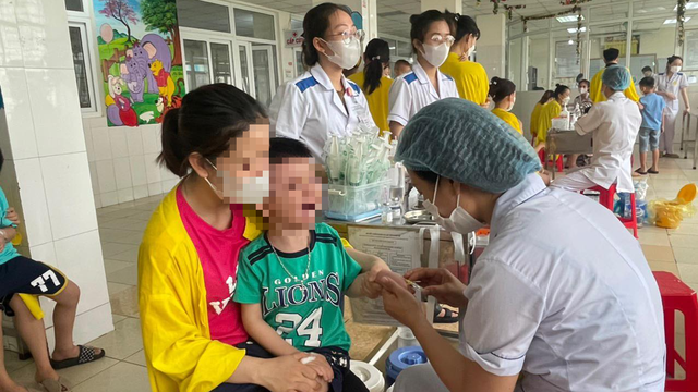 Thanh Hóa: Thiếu hơn 145.000 liều vắc xin cho trẻ - Ảnh 1.
