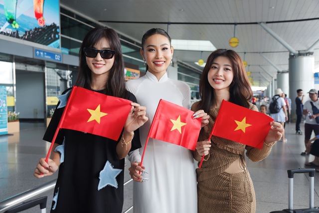 Diễn viên Kim Tuyến tiễn Giáng Tiên lên đường dự thi hoa hậu - Ảnh 2.
