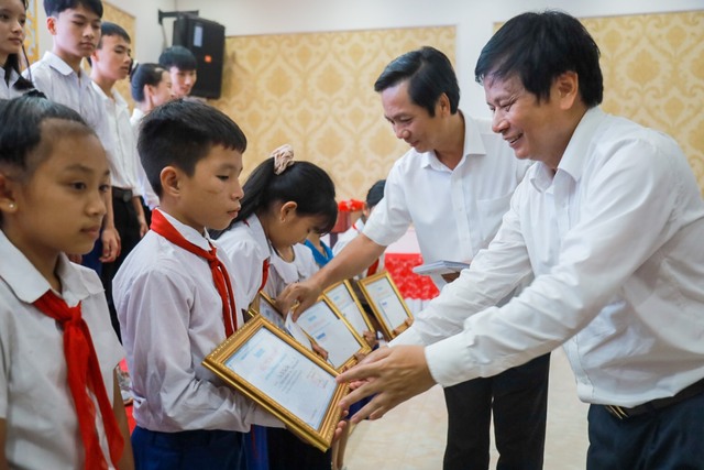 Hội Nhà báo VN tổ chức chương trình tri ân tại Quảng Trị với 3,3 tỉ đồng - Ảnh 8.