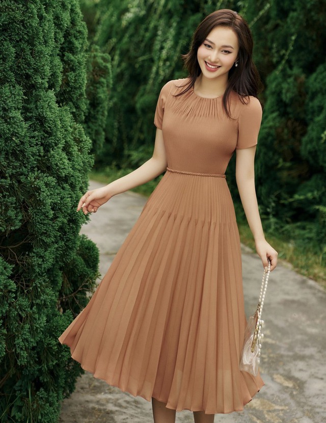 Dù có bao nhiêu bộ váy nàng cũng không thôi mê mẩn với những mẫu váy này - Ảnh 3. Dù có bao nhiêu bộ váy nàng cũng không thôi mê mẩn với những mẫu váy này - Ảnh 3.