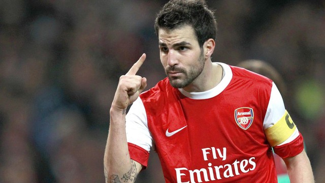 Cựu sao Arsenal, Cesc Fabregas treo giày, theo nghiệp huấn luyện - Ảnh 2.