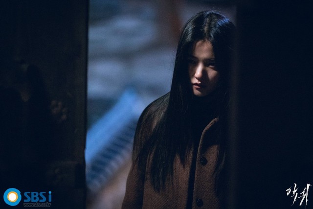 Phim kinh dị Hàn Quốc ‘Ác quỷ’ có Kim Tae Ri gây ám ảnh - Ảnh 4.