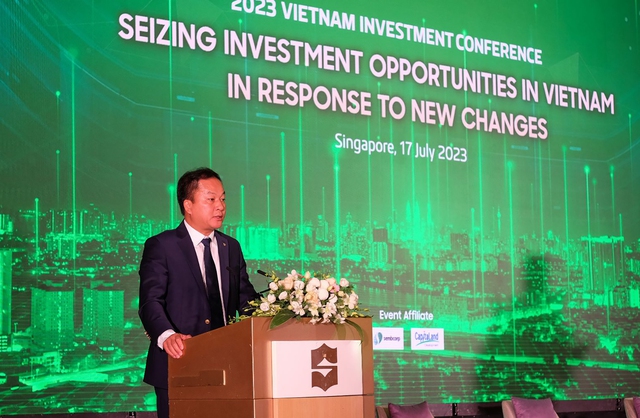 Ông Nguyễn Việt Cường, Phó tổng giám đốc Vietcombank, phát biểu tại hội thảo