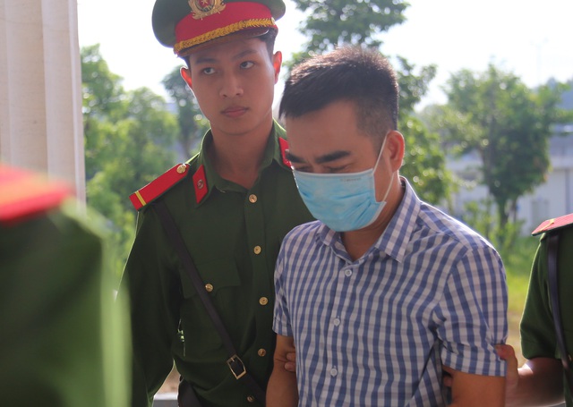 Vụ 'chuyến bay giải cứu': Doanh nghiệp nói 'cảm nhận được nỗi đau của đồng bào' - Ảnh 1. Vụ 'chuyến bay giải cứu': Doanh nghiệp nói 'cảm nhận được nỗi đau của đồng bào' - Ảnh 1.