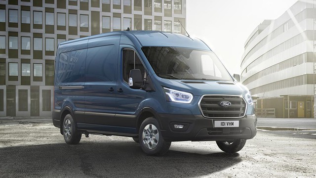 Ford Transit ở châu Âu khác gì với phiên bản cho Việt Nam?   - Ảnh 1.