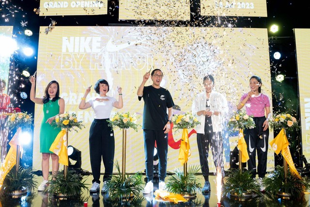 Nike ‘đổ bộ’ Vincom Bà Triệu với sự kiện khai trương hoành tráng - Ảnh 1.