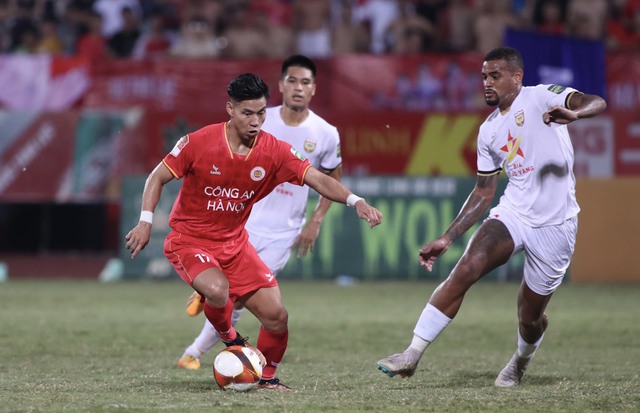 Vũ Văn Thanh bị treo giò trận CLB Công an Hà Nội gặp đội Bình Định - Ảnh 1.