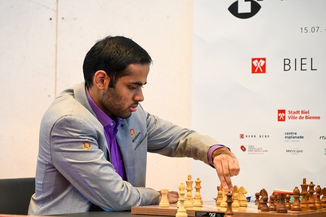 Lê Quang Liêm đánh bại nhà vô địch cờ vua Ấn Độ - Ảnh 2.